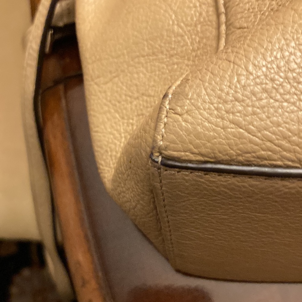 COACH CROSSBODY/SATCHEL. LIGHT TAN. BEIGE INTERIOR. Little ink marks/pocket. EUC - Picture 12 of 16